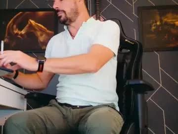 aaronbomer on Chaturbate