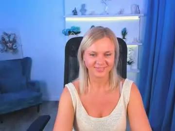 agathaklouin — #nonude #blonde #milf #bigboobs #stockings Go to the ocean for Christmast -30000 tokens