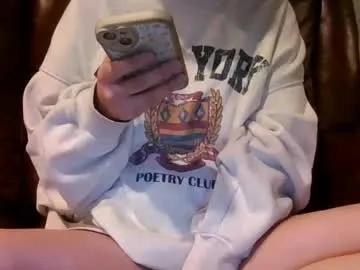 alliebearx — tease nips thru shirt [39 tokens remaining]