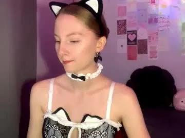 Freechat autumnroginson on Chaturbate