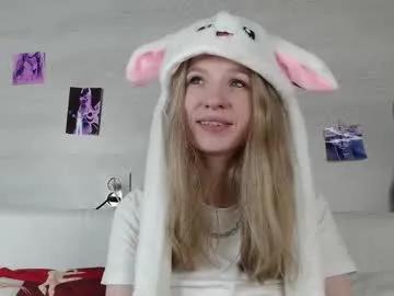 Freechat b4by_emilia on Chaturbate