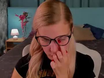 bella_stewartt on Chaturbate