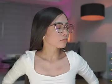 belle_adrienne on Chaturbate