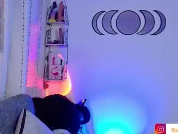 blue_kittenn on Chaturbate