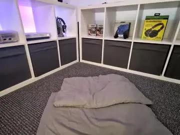 candyboy666 on Chaturbate