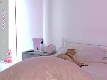 Freechat cinnabongirls on Chaturbate