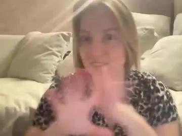 Freechat cosmo_blondiee on Chaturbate