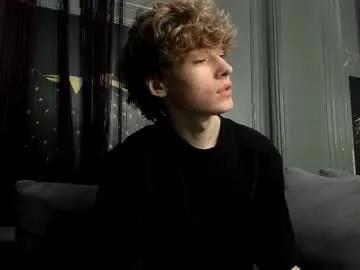 Freechat curlytwinkboy on Chaturbate