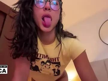 Freechat cutiepiemiu on Chaturbate
