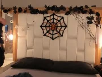 Freechat daphne_and_roger on Chaturbate