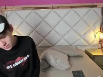 Freechat daphne_and_roger on Chaturbate