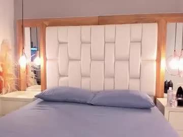 Freechat daphne_and_roger on Chaturbate