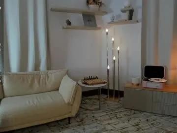 darklycurious on Chaturbate