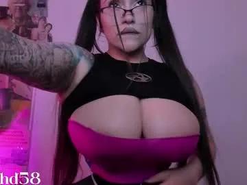 darknes_lilith18 on Chaturbate