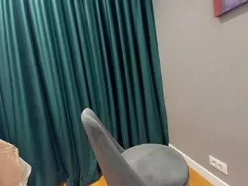 Freechat ehotlovea on Chaturbate