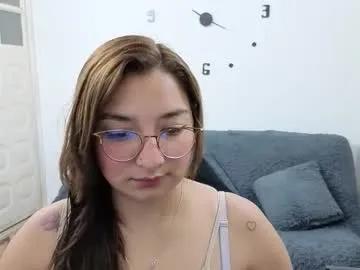 Freechat emilyriskhot on Chaturbate