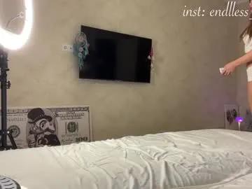 Freechat endlessmia on Chaturbate