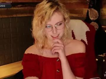 evilvillainess on Chaturbate