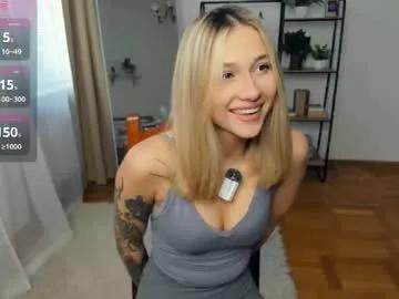 glossybabe_ on Chaturbate