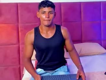 Freechat hugo_cano on Chaturbate