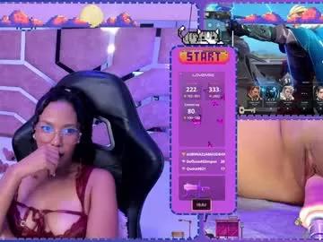 Freechat hyliebloom on Chaturbate