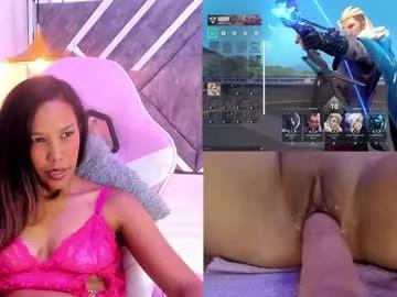 Freechat hyliebloom on Chaturbate