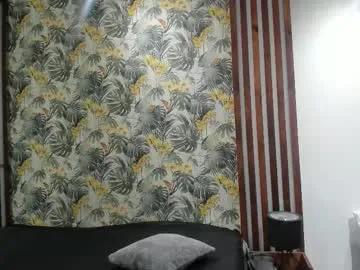 Freechat italomoore on Chaturbate