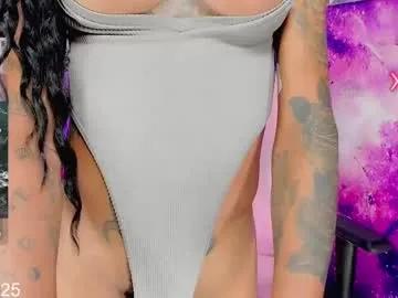 Freechat kilye_nellaa on Chaturbate