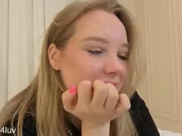 Freechat l1n4luv on Chaturbate