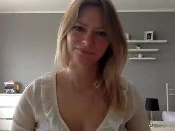 lux_millie on Chaturbate