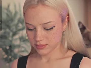 mia_milagros on Chaturbate