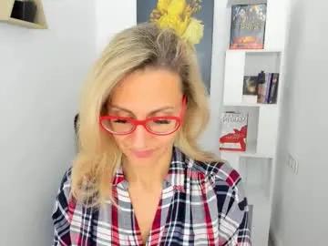 museofstage — My pleasure to spend this sunday with you! Make it happier with me! #milf #hot #pvt #mistress