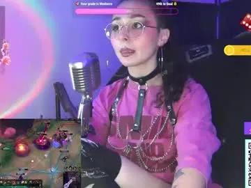 nadanadiaa on Chaturbate