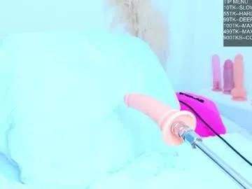 Freechat noehmi13 on Chaturbate