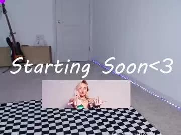 Freechat petitebrat on Chaturbate