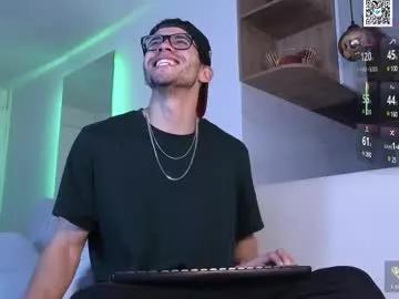 Freechat phantom_bigger1 on Chaturbate