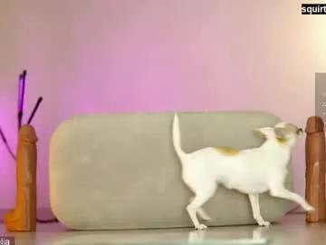 Freechat queeneliaa_ on Chaturbate