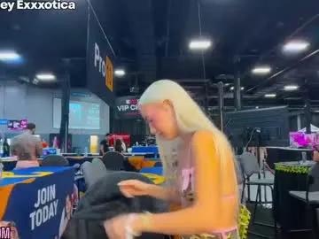 riababe on Chaturbate