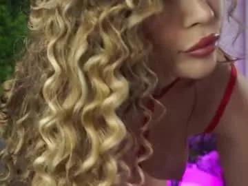 roshen_amira on Chaturbate