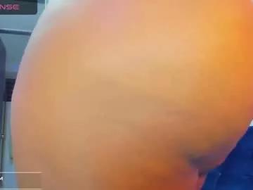 Freechat roxanasmiith on Chaturbate