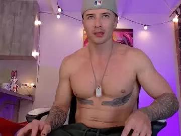 Freechat ryann_blue_ on Chaturbate