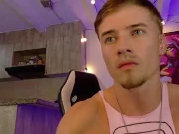 Freechat ryann_blue_ on Chaturbate