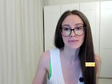 snowww_white on Chaturbate