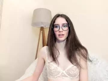 snowww_white on Chaturbate