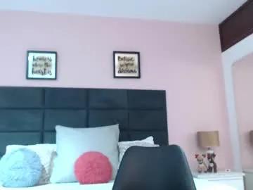 Freechat sophiaqueens on Chaturbate