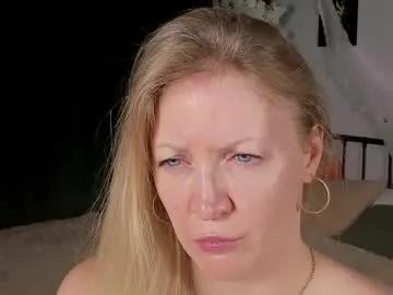 sugamomy on Chaturbate