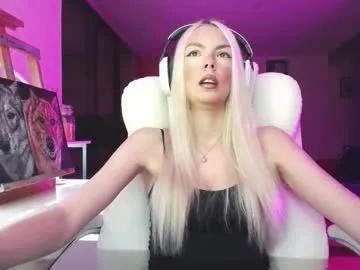 tinykylie on Chaturbate