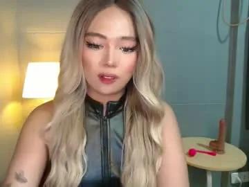 trexie_fucks15 on Chaturbate