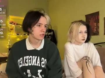 veryraretwins on Chaturbate