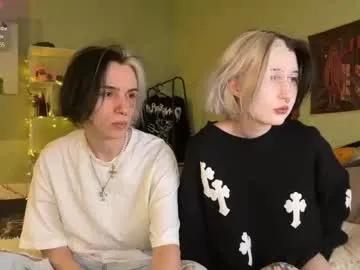 veryraretwins on Chaturbate